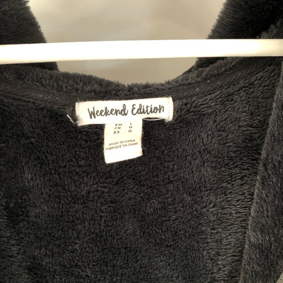 Black Fluffy Faux Fur Sweater Soft Black Hoodie Zip Front With Hood Size Large - Picture 3 of 7